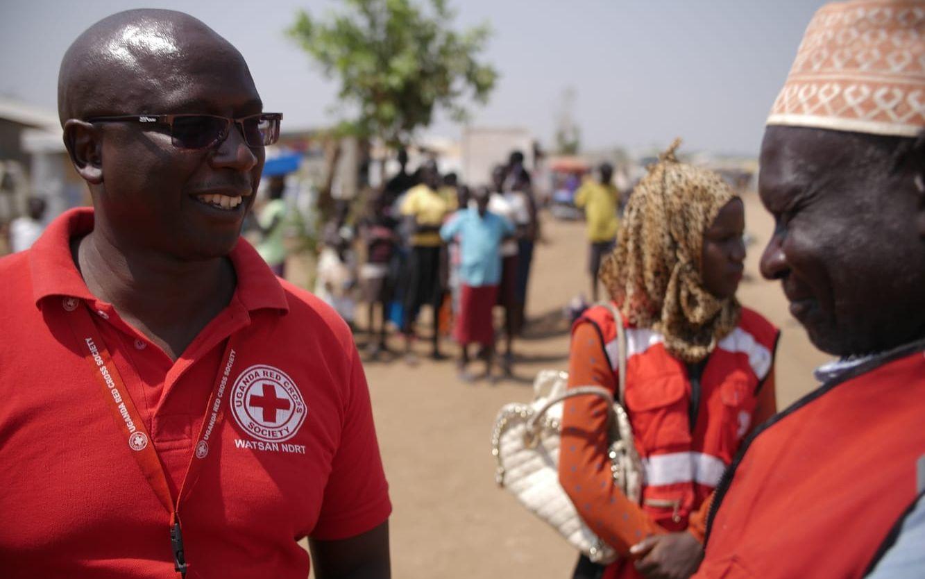 Didus arbetar för Röda Korset i flyktinglägret. Foto: Martin Bergh.