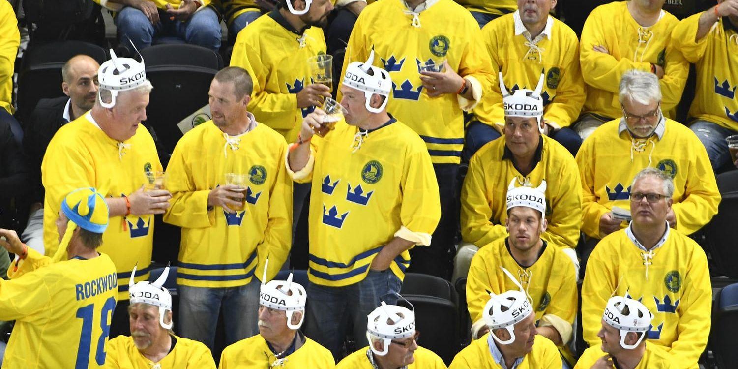 Svenska hockeysupportrar i Köpenhamn.