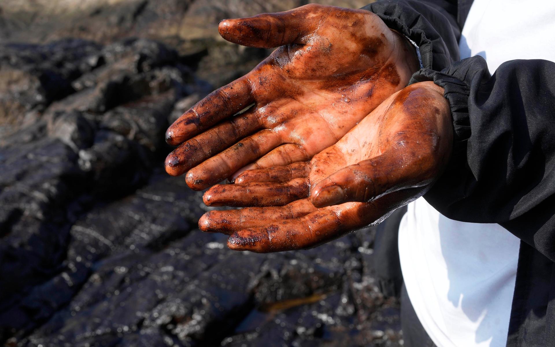 Vulkanutbrottet i Tonga har indirekt orsakat ett katastrofalt oljespill i Peru. 