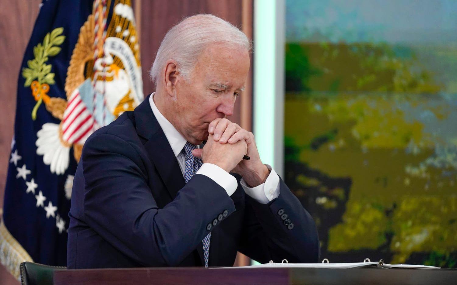 USA:s president Joe Biden har mer eller mindre gett ledtrådar om att han kommer att ställa upp i nästa års presidentval. Nu väntas han göra beskedet offentligt. Men han har dröjt med sitt beslut – och det finns en del anledningar.