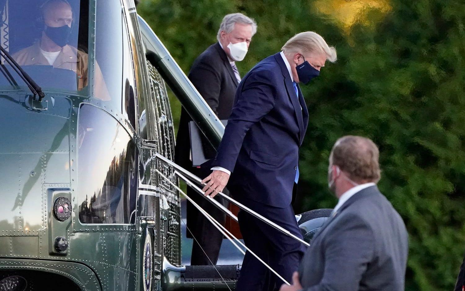Donald Trump anlände till sjukhuset Walter Reed National Military Medical Center natten till lördagen svensk tid. 