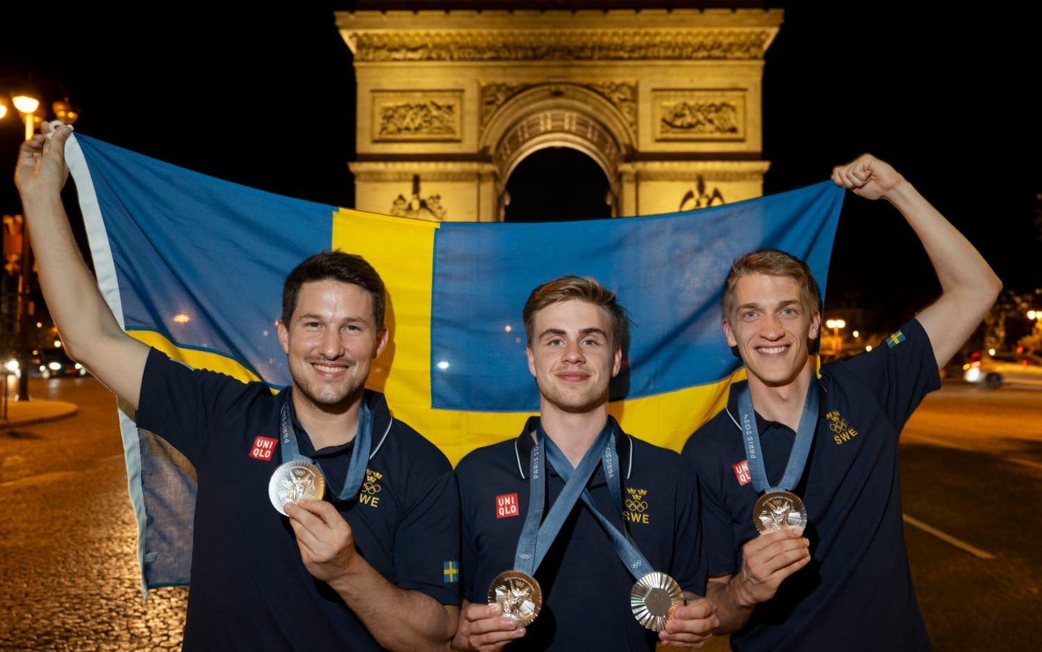 Blågula OS-silvergänget – Kristian Karlsson, Truls Möregårdh och Anton Källberg – i Paris 2024.