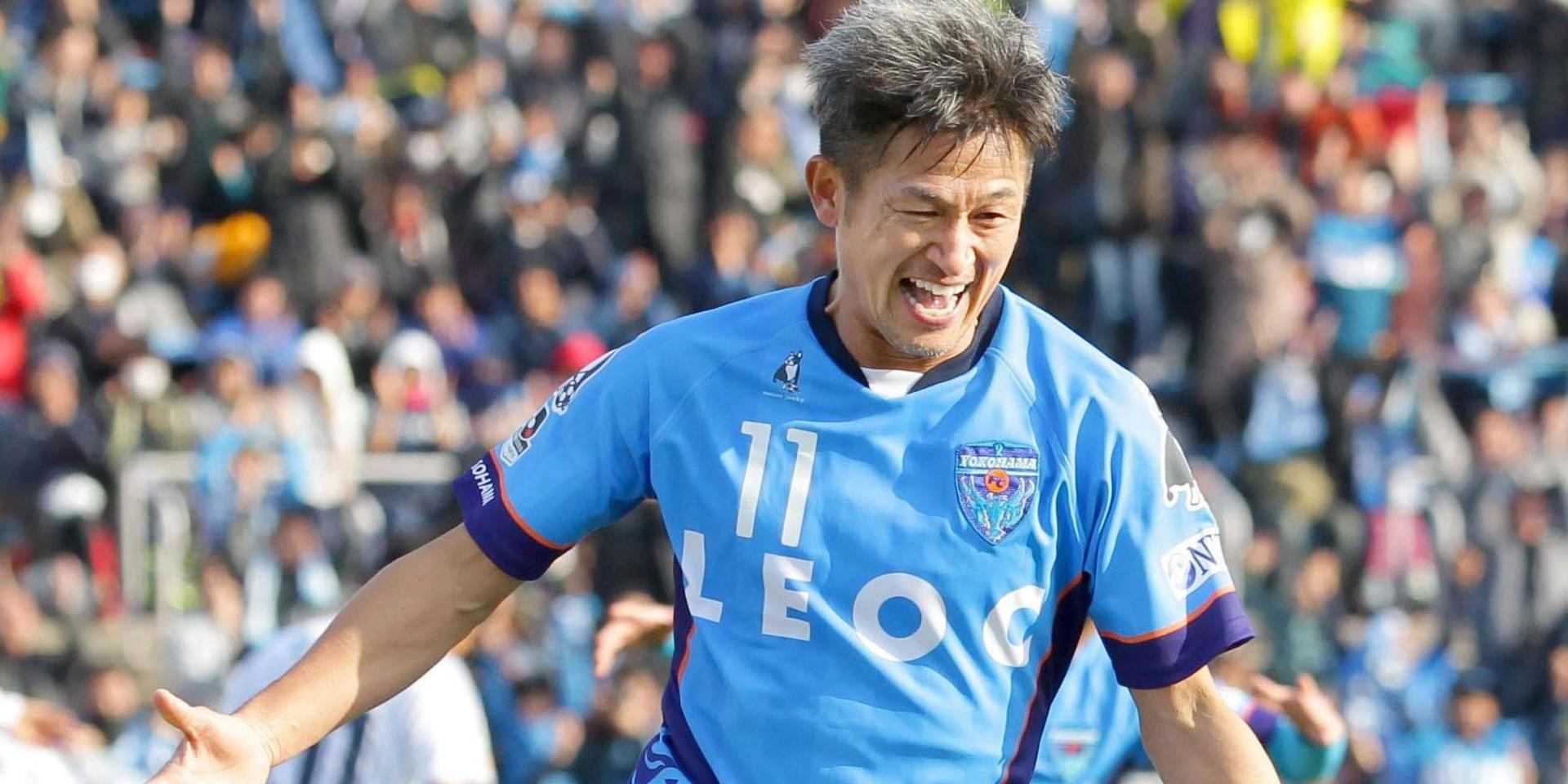 Kazuyoshi Miura i Yokohama FC har förlängt sitt kontrakt. 