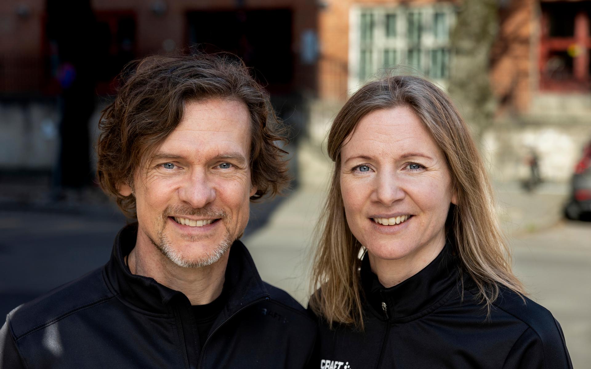 Sofia Nankler och Johan Sjöström hjälper personer som fått fysisk aktivitet utskrivet på recept.