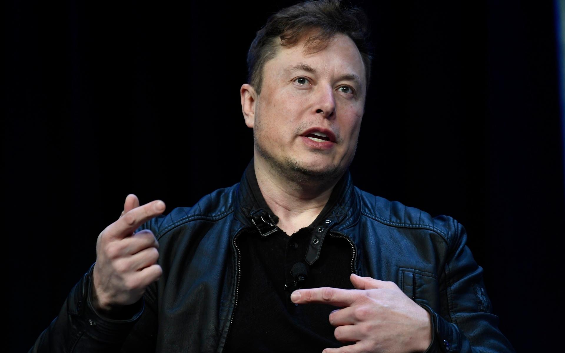På andra plats återfinns Teslas Elon Musk, med en förmögenhet på 190,5 miljarder dollar – 1 660 miljarder kronor. Musks förmögenhet mer än fördubblades mot 2020, då han ägde 68 miljarder dollar.
