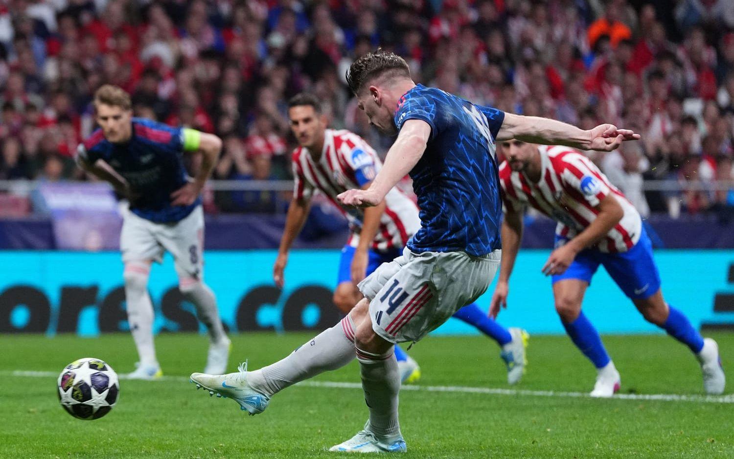 Viktor Gyökeres ger Arsenal ledningen med 1–0 mot Atletico Madrid från straffpunkten.