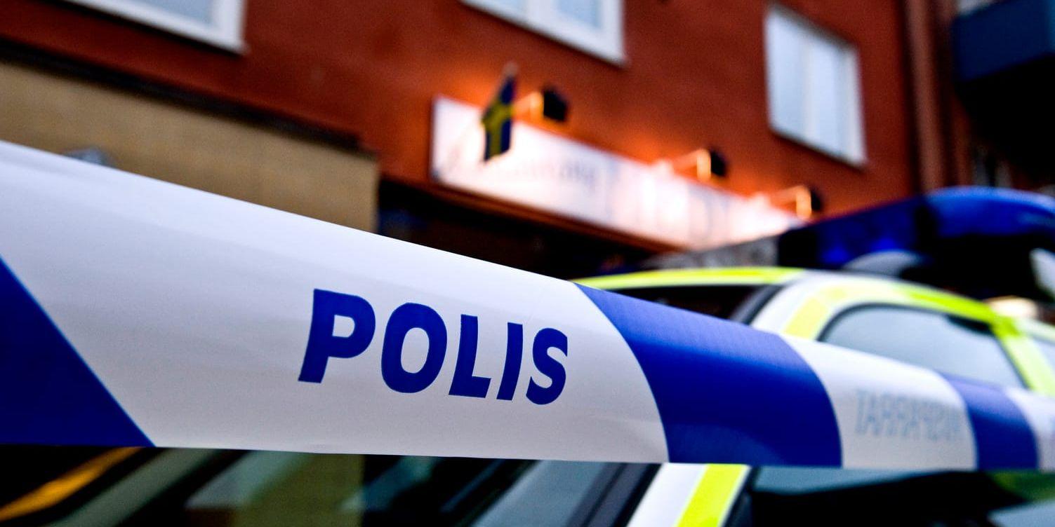 Polis tillkallades till en adress i centrala Östersund efter att en man i 70-årsåldern hittats död i en lägenhet. Polisen har inlett en undersökning om mord, alternativt dråp. Arkivbild: TT