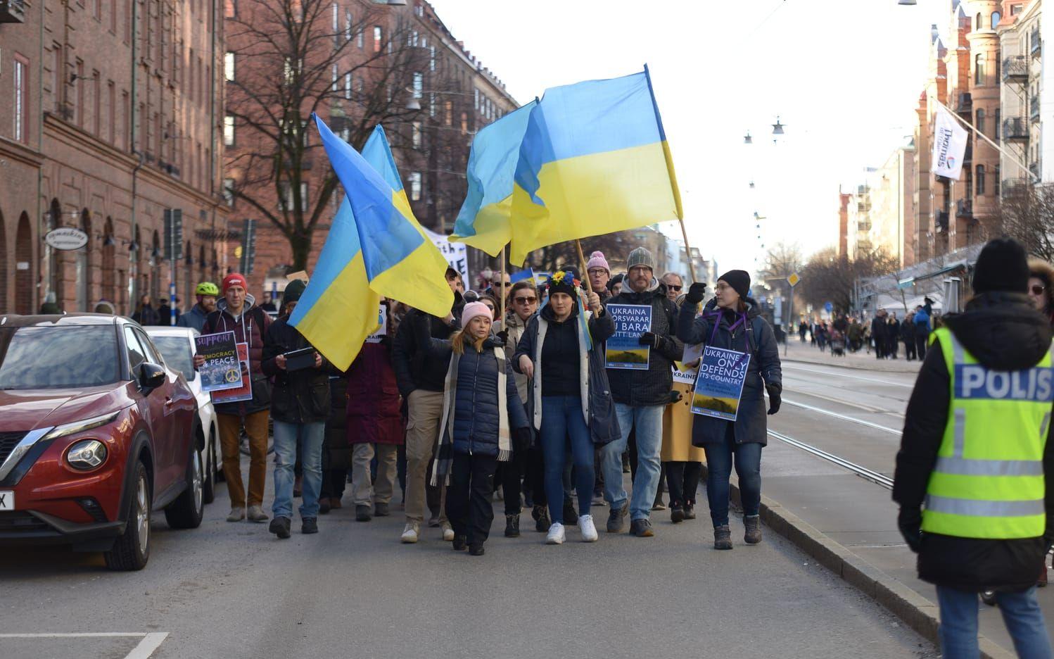 Demonstrationståget vid Korsvägen, på väg mot ryska konsulatet i Örgryte.