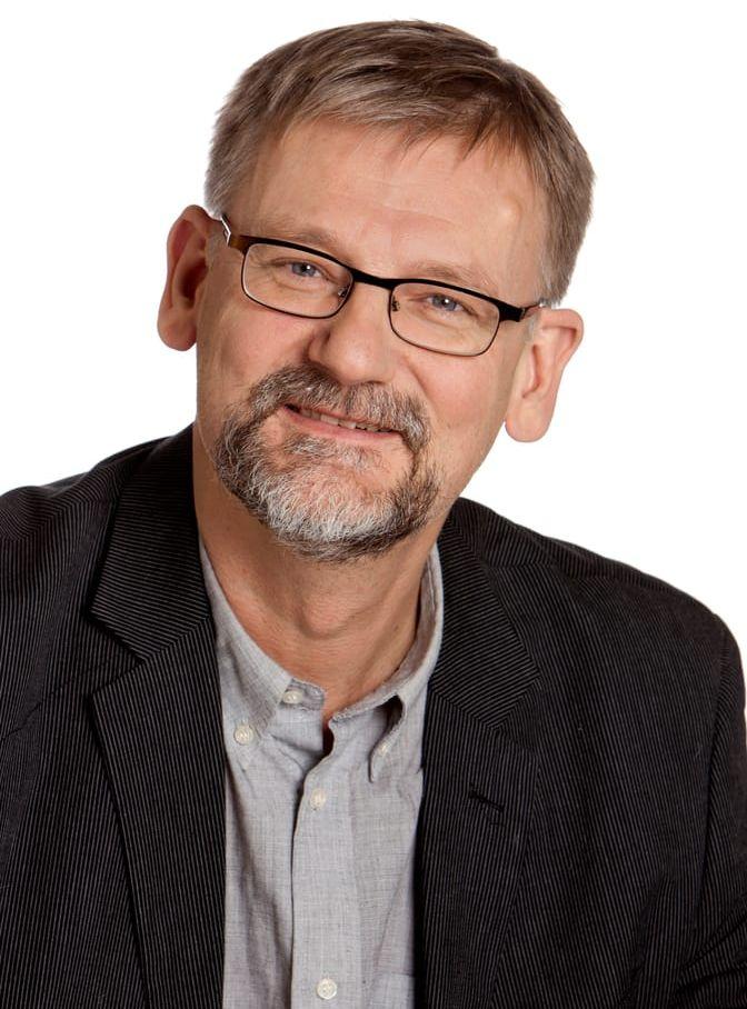 
    <strong>Mats Pilhem </strong>(V),1:e vice ordförande Nämnden för Arbetsmarknad och Vuxenutbildning, Göteborg
   
