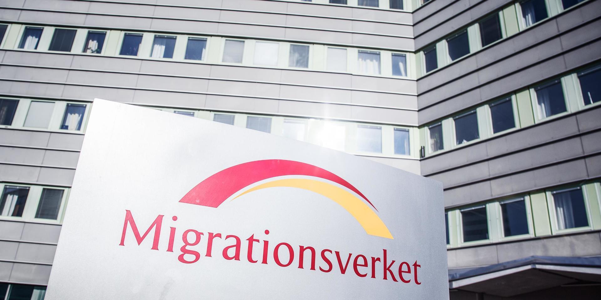 Migrationsverket redovisar att antalet ansökningar minskar under 2020, som en effekt av pandemin.
