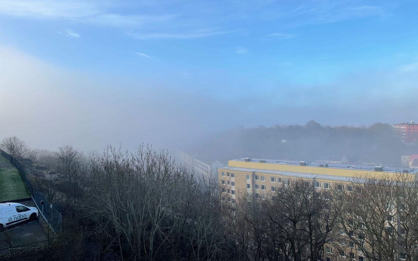 Under tisdagsmorgonen lade sig en tjock dimma över Göteborg.