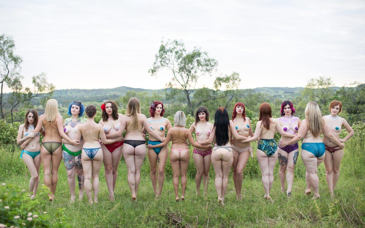 Femton kvinnor från Australien höll denna månad deras tredje årliga så kallade "Glitter Extravaganza” i Queensland. Foto: Jill Kerswill.
