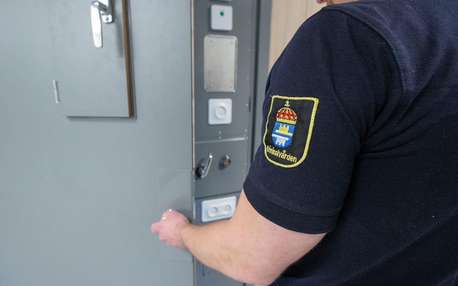 Regeringen räknar med att det krävs en ännu större utbyggnad av antalet fängelseplatser än tidigare beräkningar, rapporterar TV4. Arkivbild.