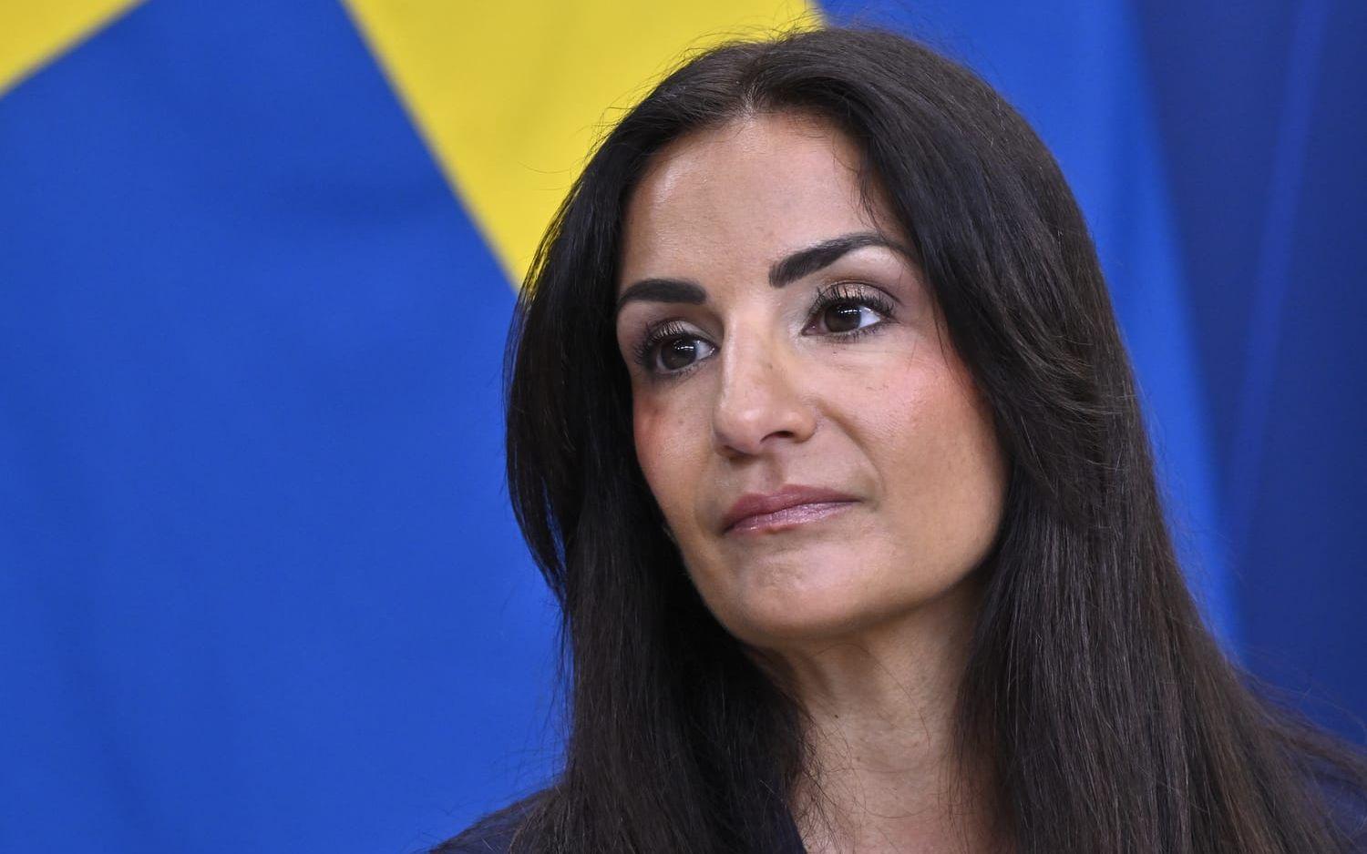 Kulturminister Parisa Liljestrand (M) framhåller läsförmågans betydelse för att kunna hantera desinformation.