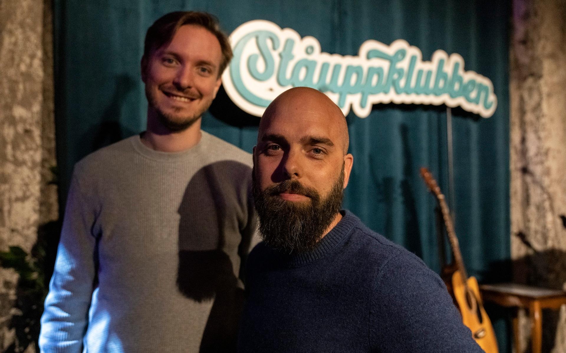 Hampus Algotsson och Markus Bengtsson har drivit Ståuppklubben i sju år och är väldigt glada att kunna ta in fler än 50 personer, som var den tidigare maxgränsen.