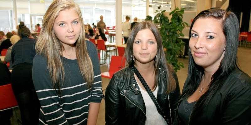 Frida Carlsson, Sofia Fager Tsimika och Josefin Söderström säger att färre går och äter när det bara serveras vegetarisk mat i Mimers hus.