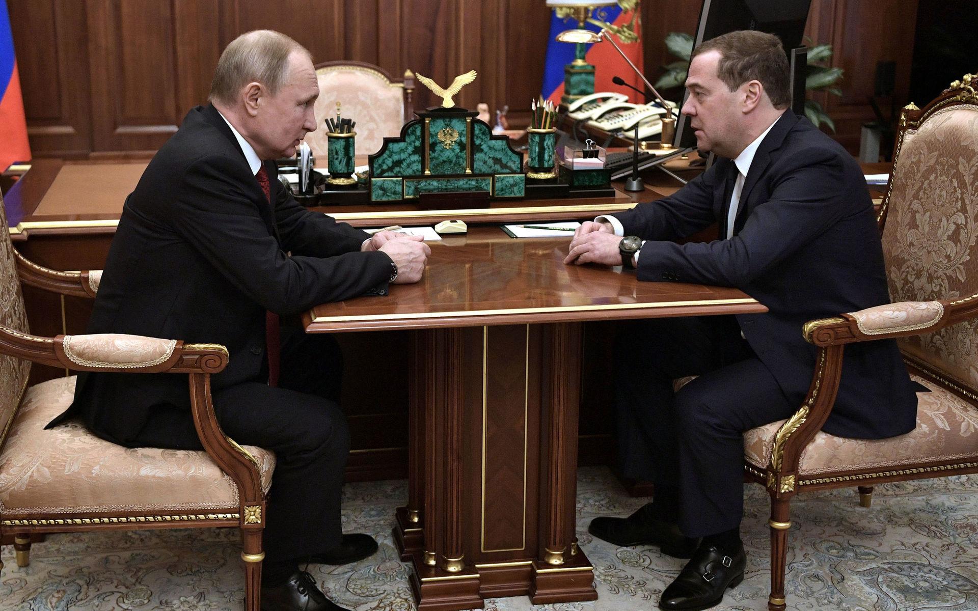 Rysslands regering avgår, det meddelade landets premiärminister Dmitrij Medvedev under onsdagen. 