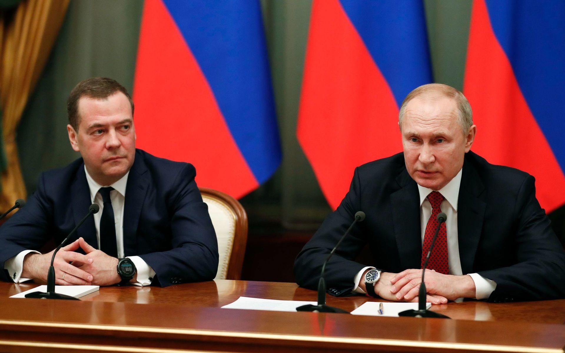 Beslutet kom efter att presidenten Vladimir Putin hållit sitt årliga tal inför parlamentets båda kammare. 
