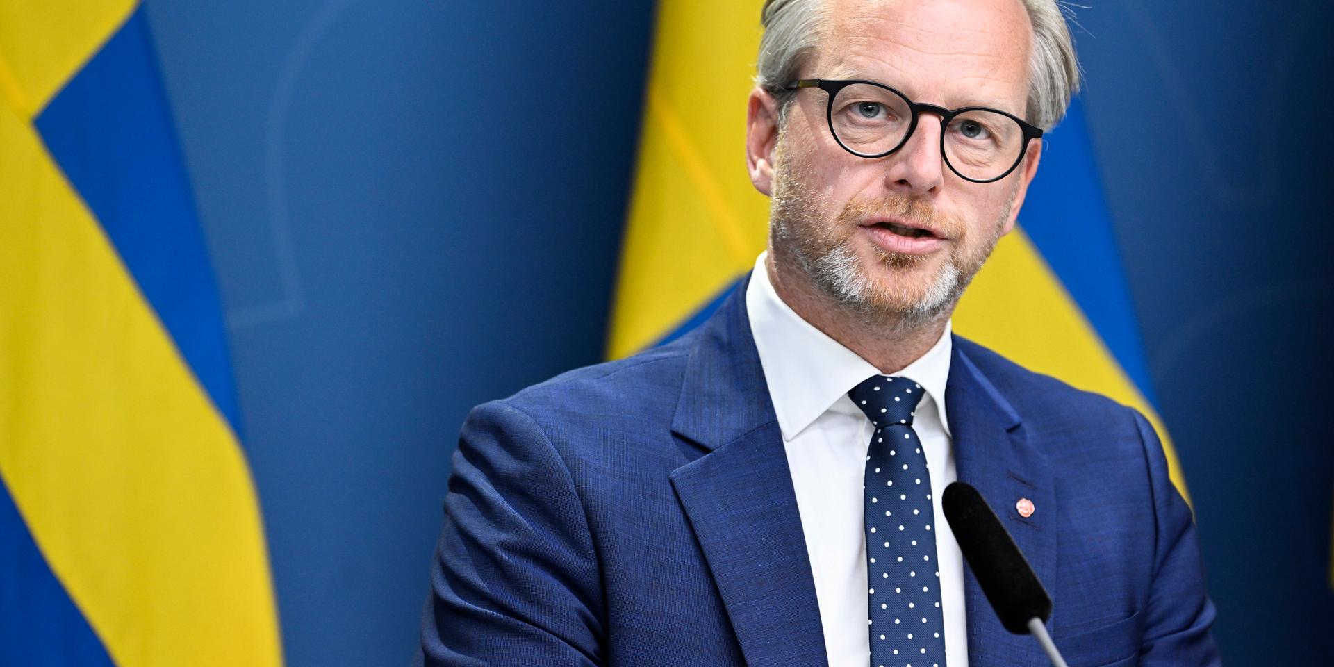 Finansminister Mikael Damberg på onsdagens pressträff om energimarknaden.