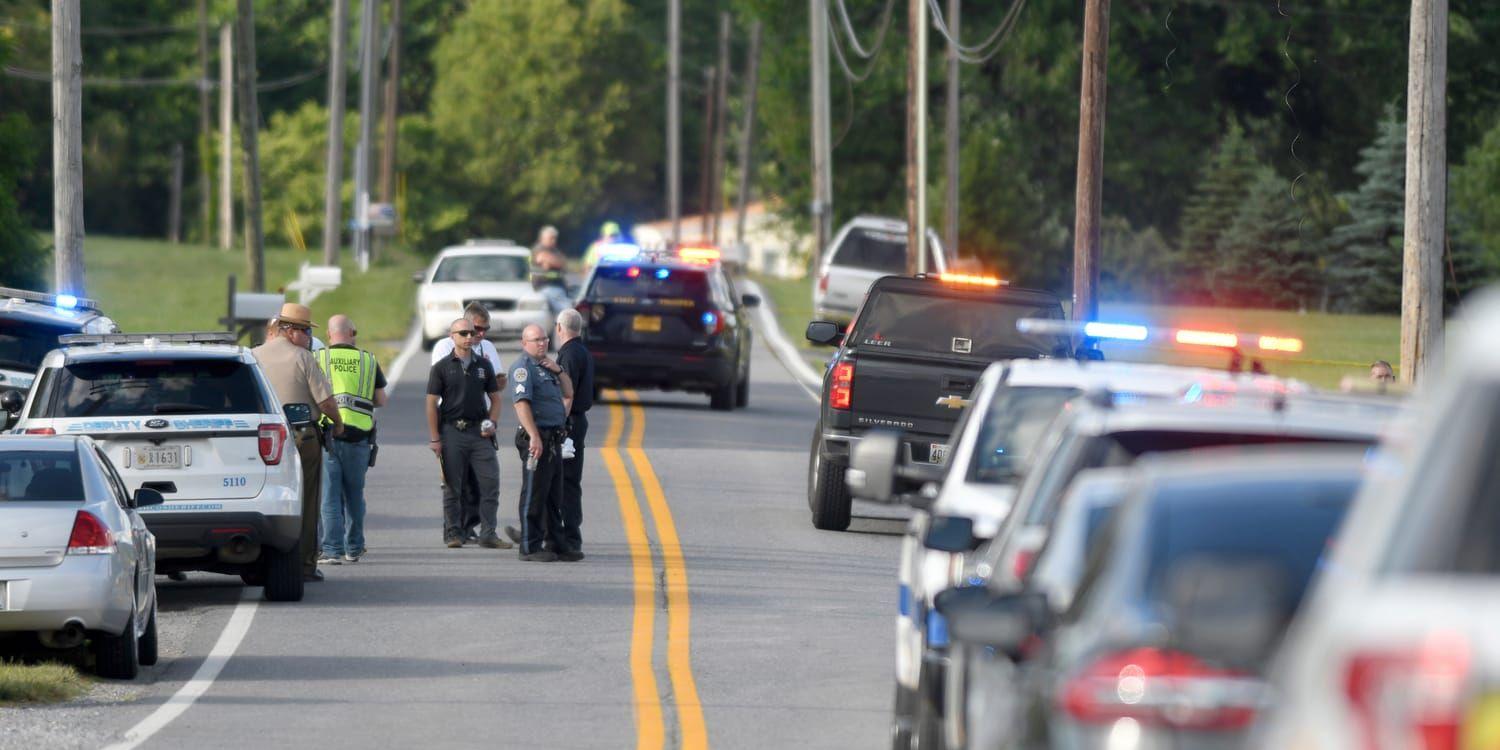 Tre personer har dött och en person skadades allvarligt i en skjutning i Maryland.