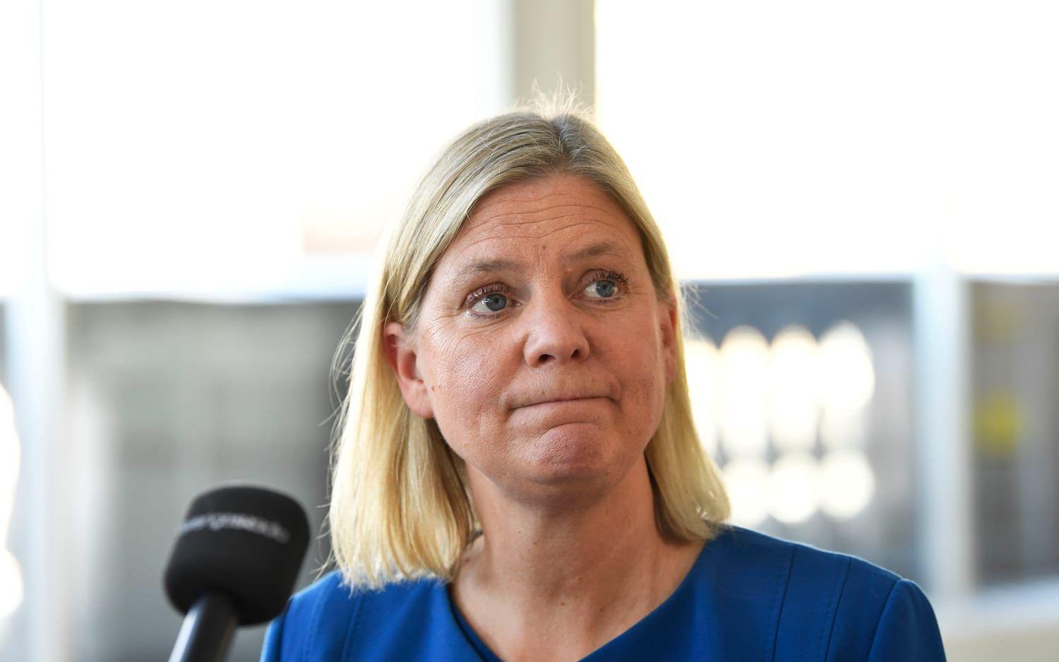 Finansminister Magdalena Andersson säger inte så mycket om det ökande stödet för henne till partiledarposten i Socialdemokraterna när Stefan Löfven avgår i november.