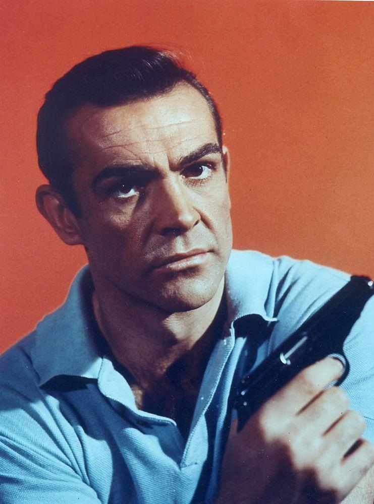 Sean Connery var den förste att gestalta James Bond i en långfilm. Totalt gjorde han sex officiella filmer i rollen, samt ytterligare en som aldrig erkändes som en del av den officiella Bond-franchisen. Foto: 20th Century Fox.