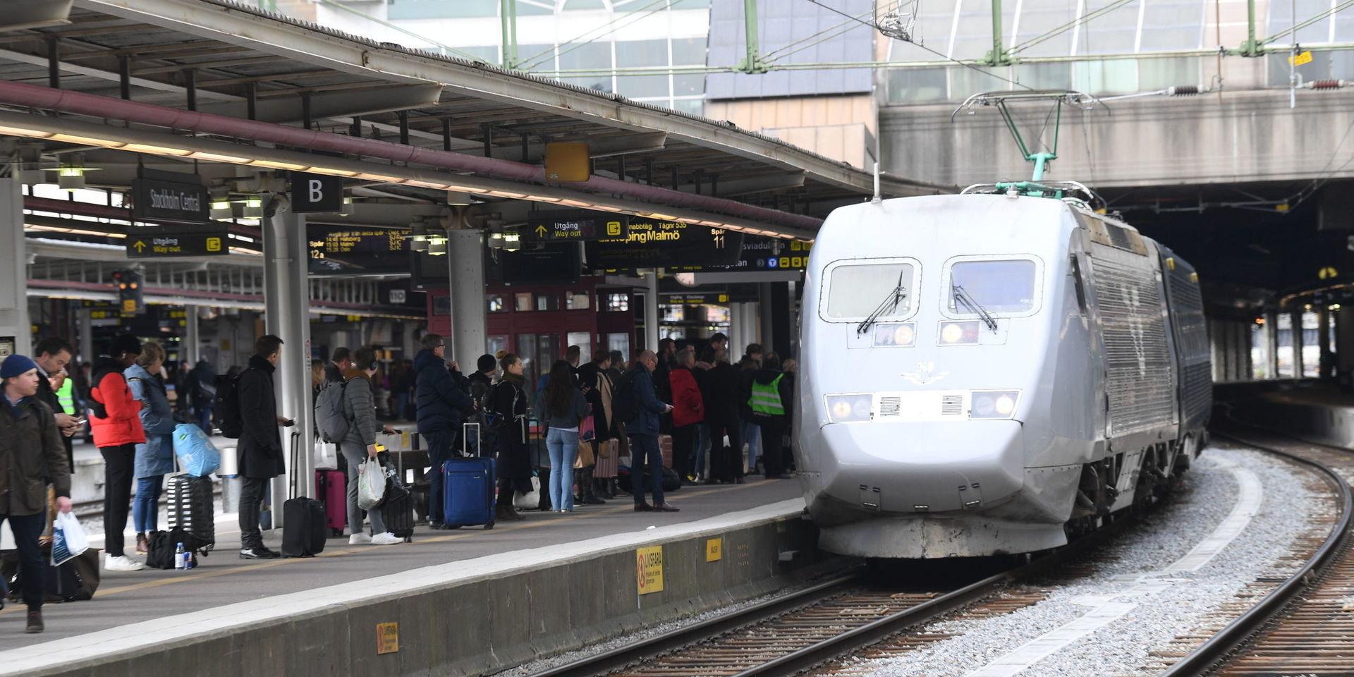 Tåg kan bli en potentiell smittspridare när efterfrågan på biljetter till turistorter ökar. Arkivbild.