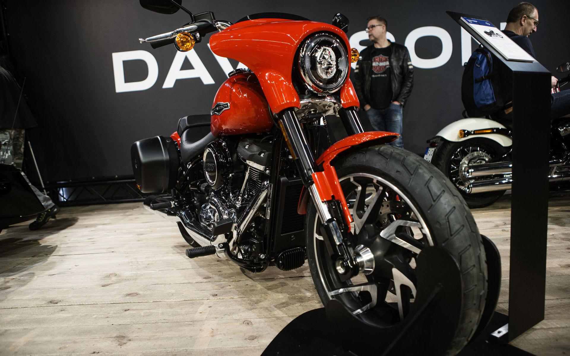 Harley Davidson Sport Glide.