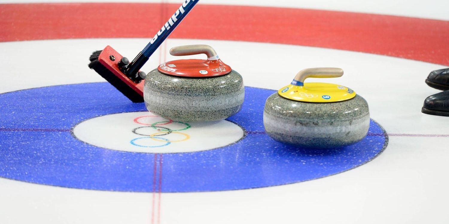 Sveriges lag i mixed-VM i curling är klart för slutspel. Arkivbild.