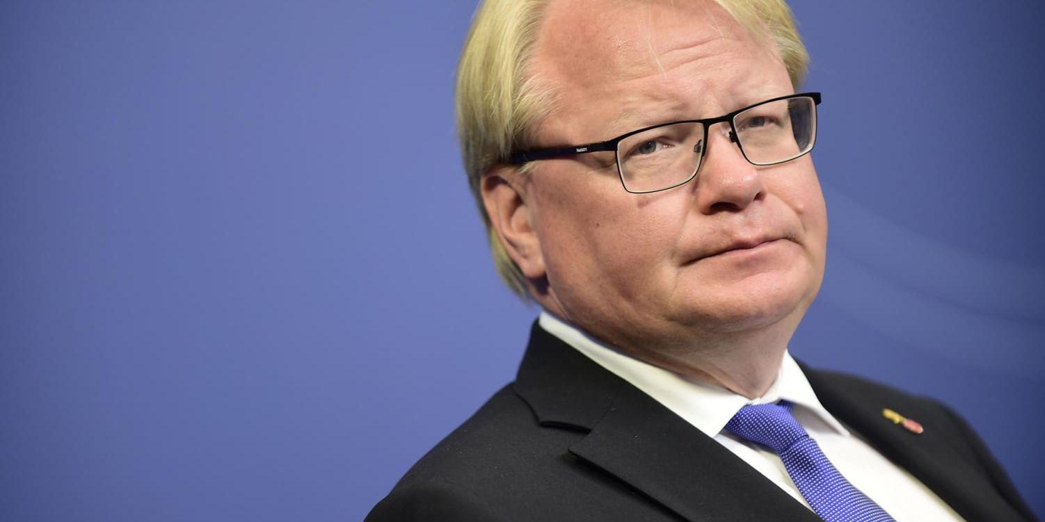 Sveriges försvarsminister Peter Hultqvist är kritisk till den ryska försvarsministern Sergej Sjojgu påstående om Natos fria tillgång till Sveriges luft och vattenrum.