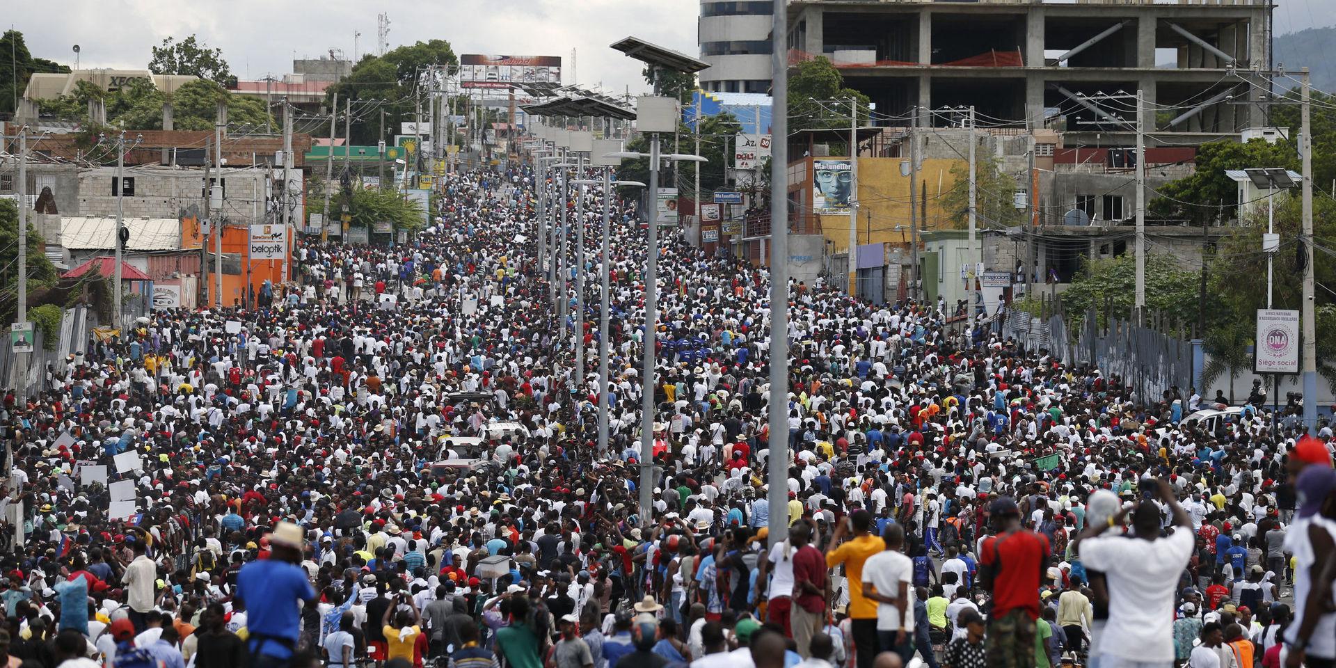 Protester mot Haitis president Jovenel Moïse i Port-au-Prince. 