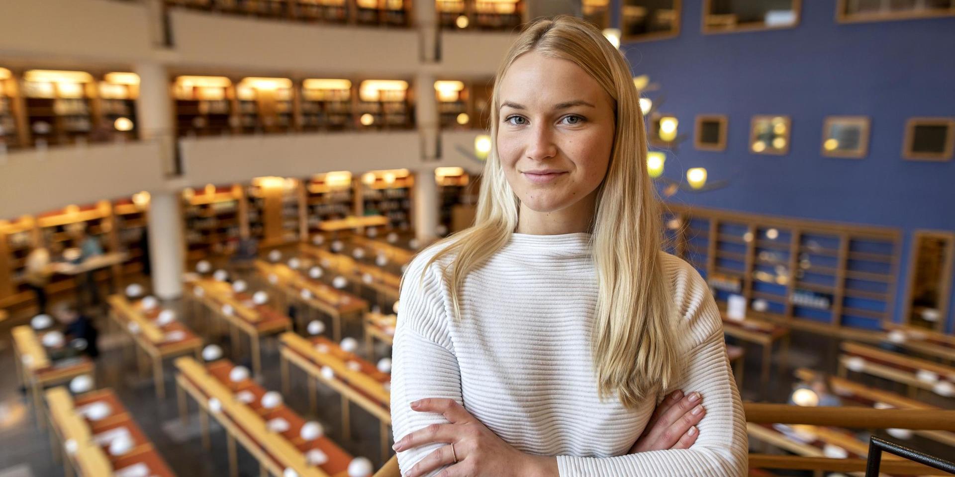 Karin Carlsson är student vid Handelshögskolan i Göteborg och jobbar dessutom för Unga aktiesparare.