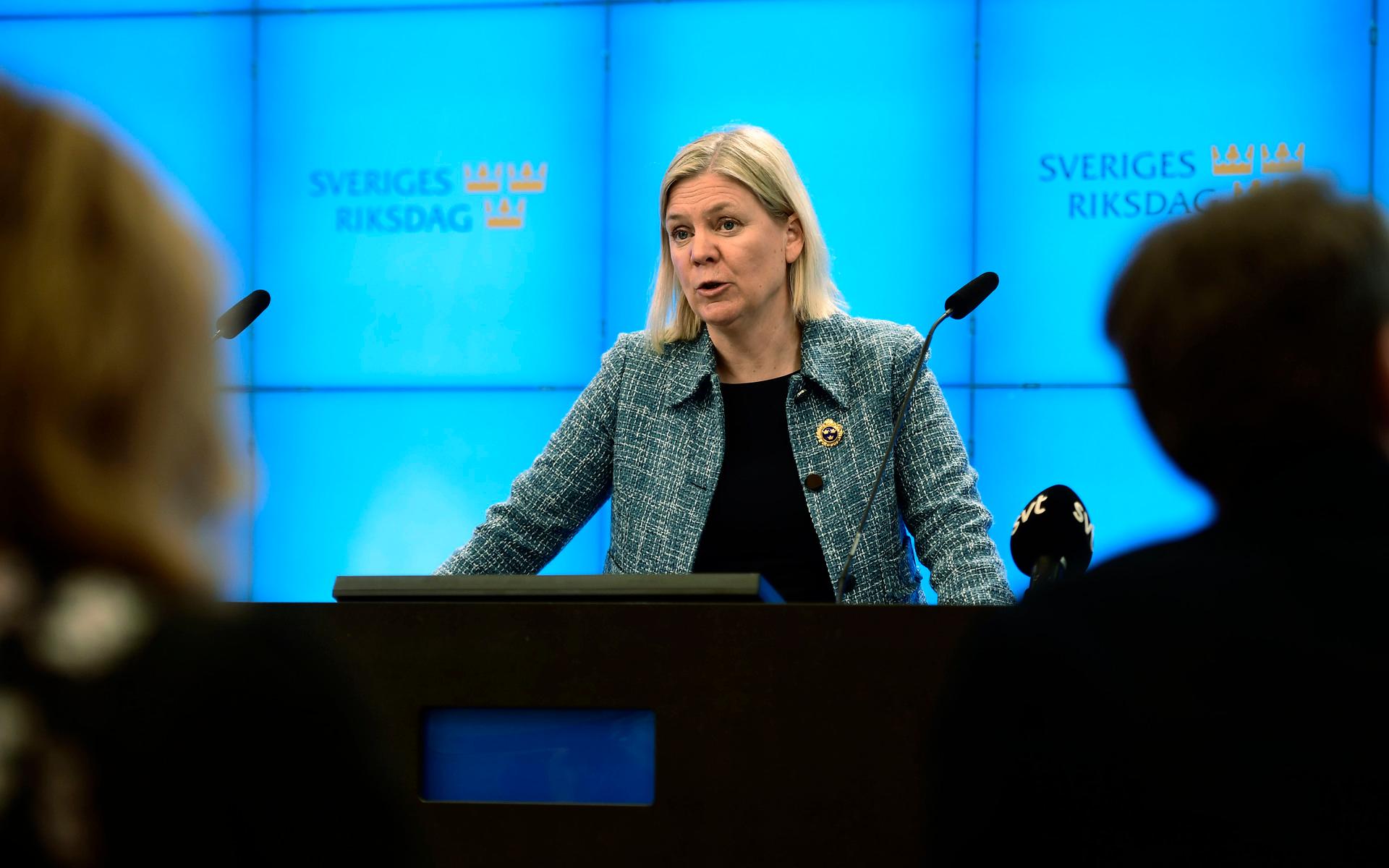 Statsminister Magdalena Andersson (S) menar att alla måste ta ansvar för flyktingar från Ukraina.