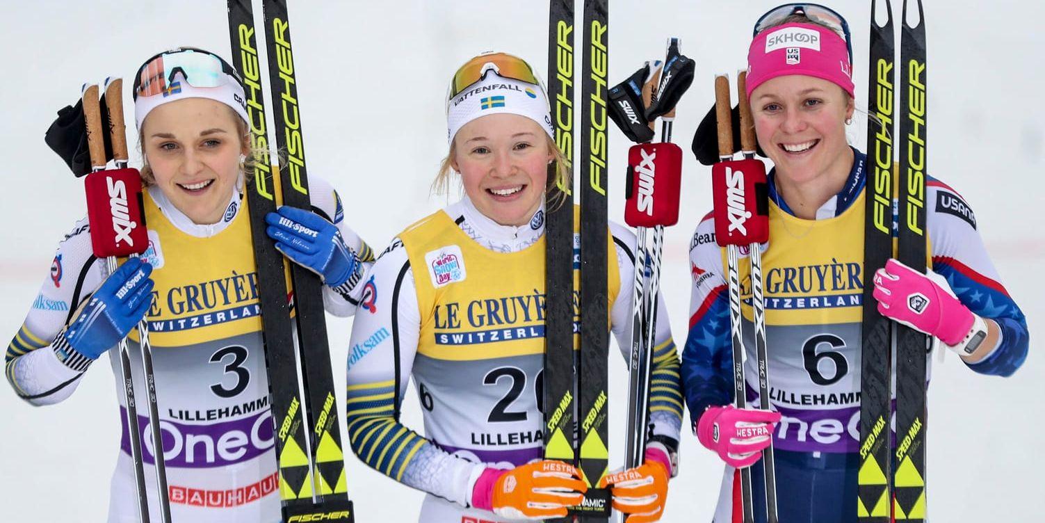 Vinnaren Jonna Sundling flankerad av tvåan Stina Nilsson och trean Sadie Bjornsen.