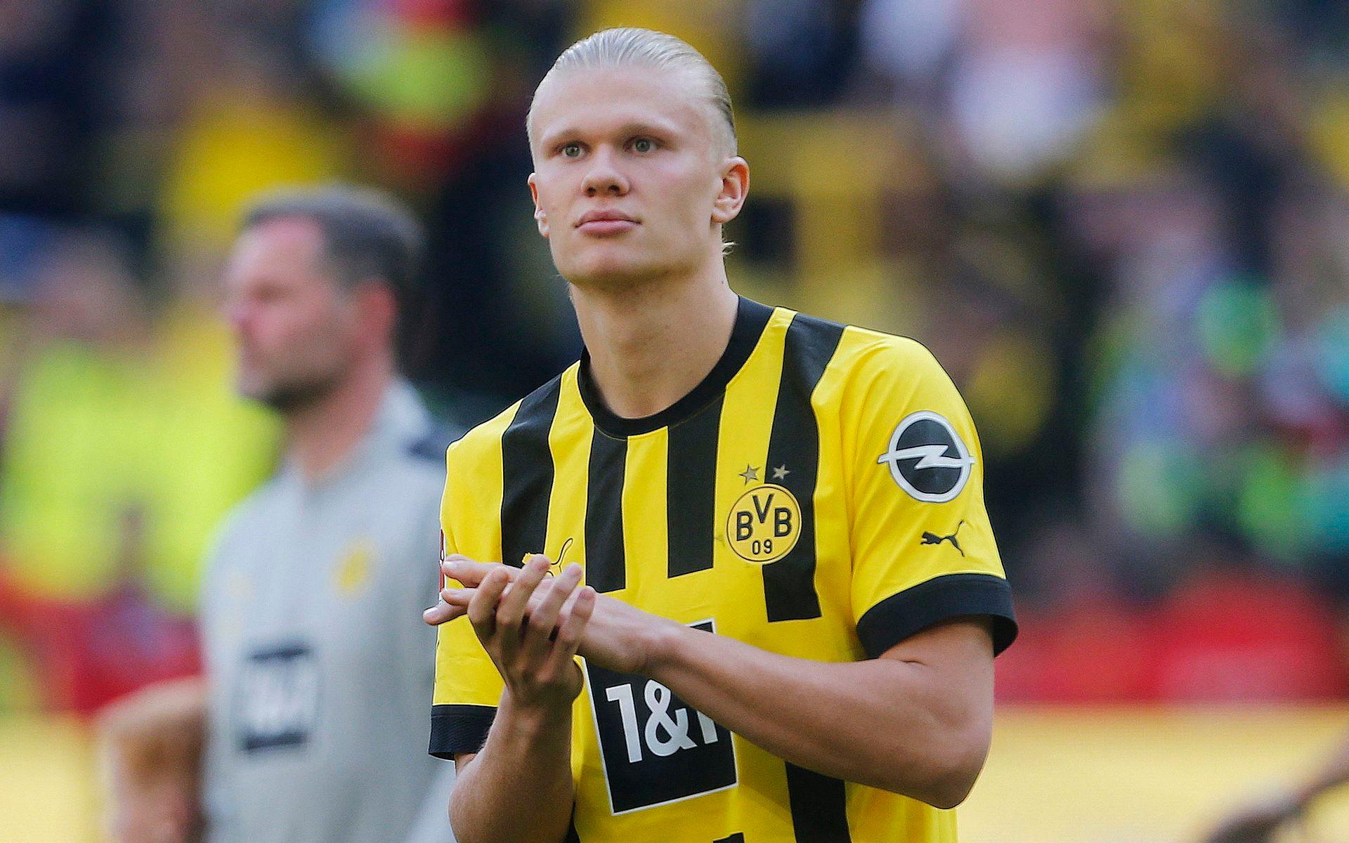 Han gick nyligen från Dortmund till Manchester City.