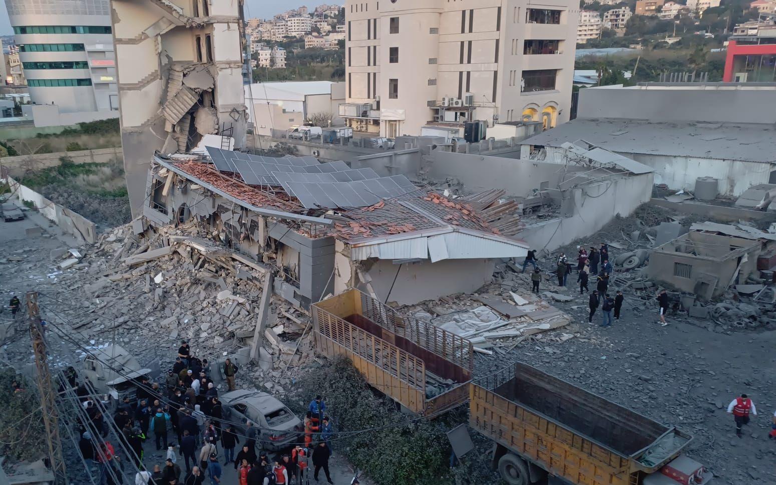 Resterna av ett muslimskt center i den libanesiska hamnstaden Sidon som anfallits av Israel.