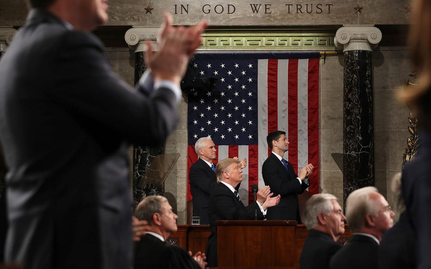 President Donald Trumps tal inför kongressen och nationen uppskattades av amerikanerna, enligt tidiga mätningar. FOTO: AP