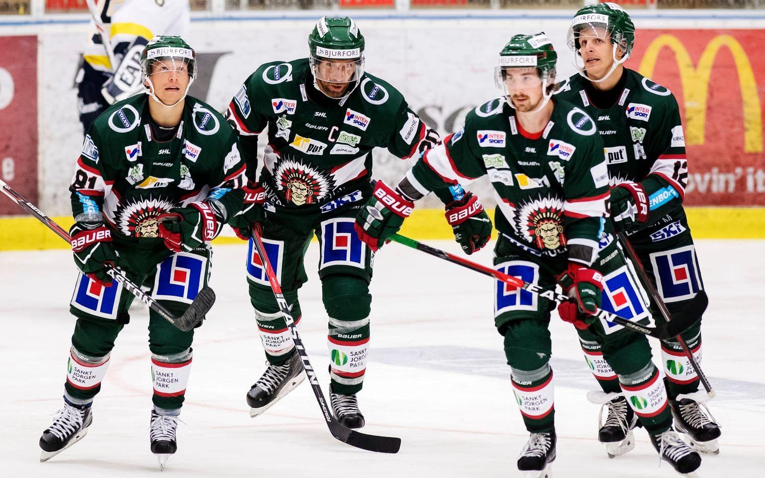 Adam Almqvist (tredje från vänster) stod för en imponerande insats mot gamla laget. Bild:Bildbyrån
