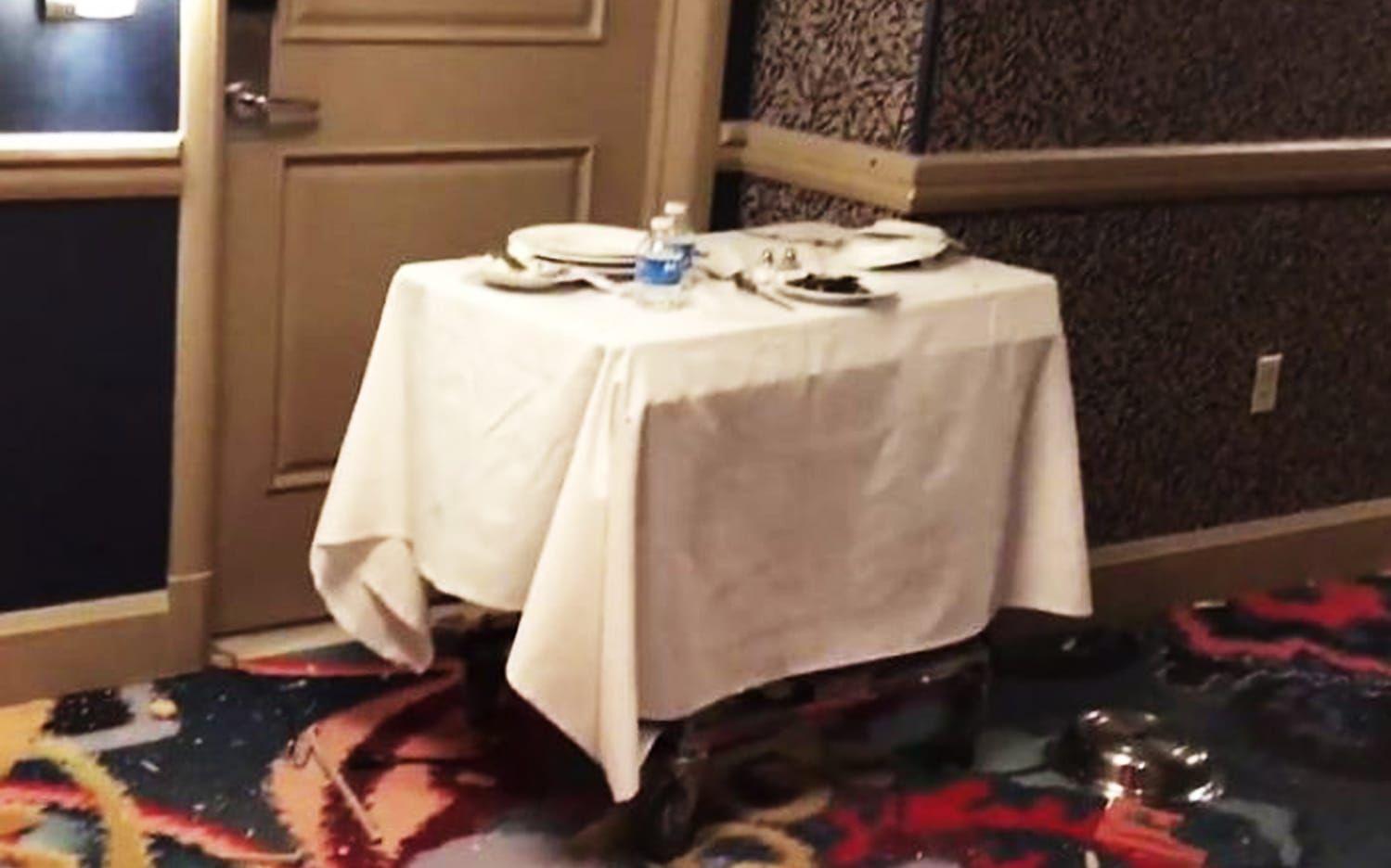 I korridoren utanför rummet hade massmördaren riggat den här vagnen med en kamera.FOTO:Las Vegas-polisen
