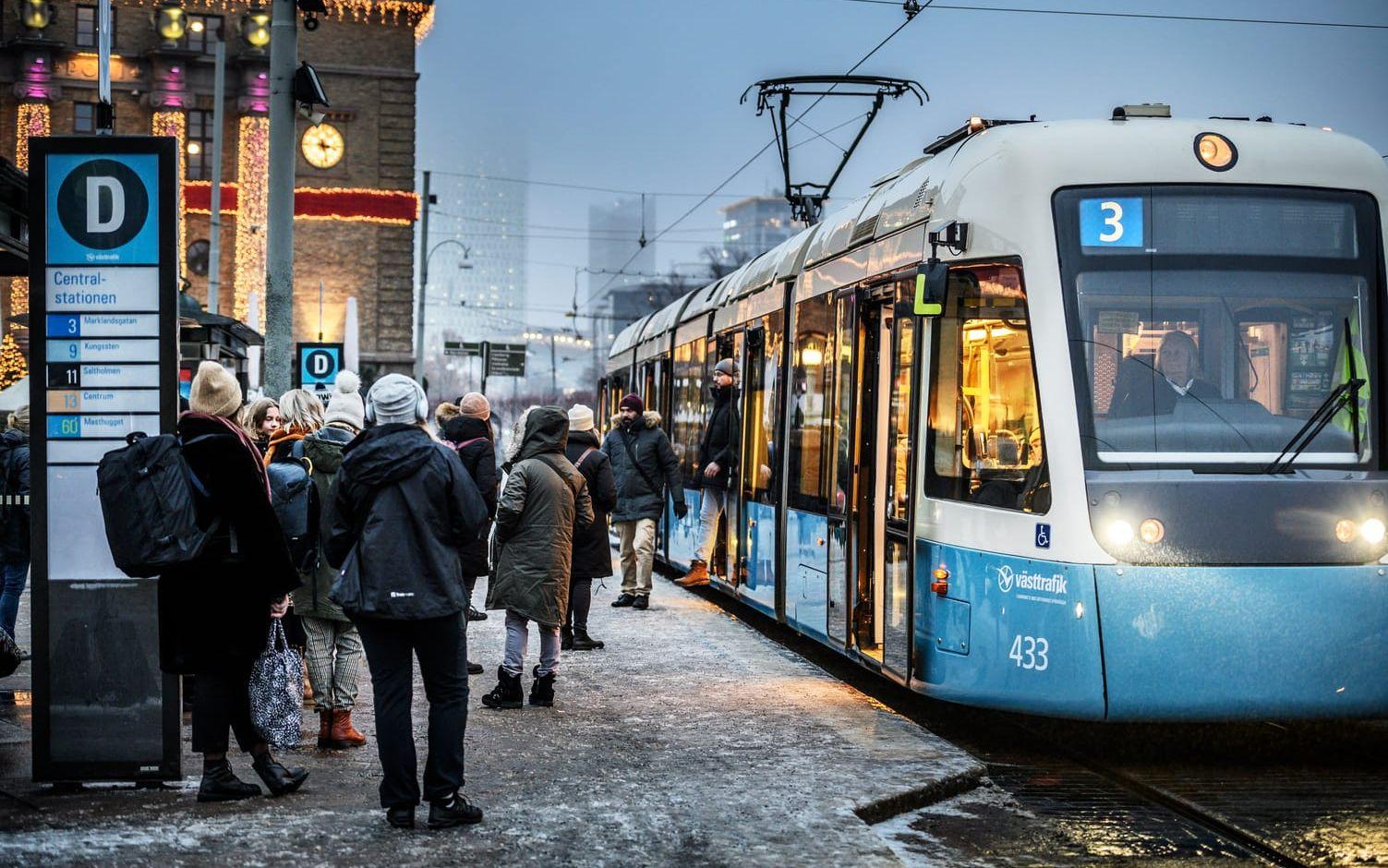 Hundratals personer har hört av sig till Göteborgs spårvägar om att döpa en av stadens spårvagnar efter Björn Natthiko Lindeblad. Genrebild.