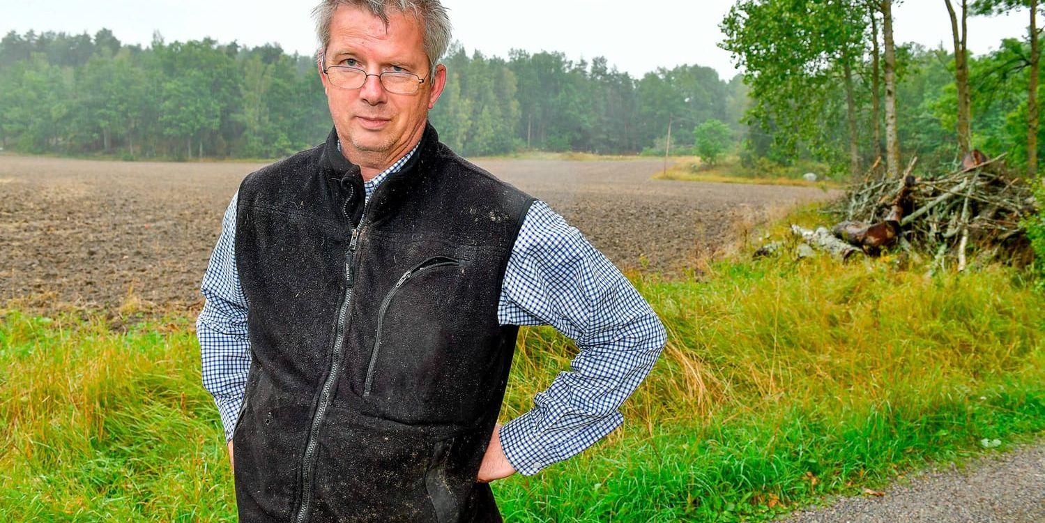 Per Pettersson, markägare på Hölö, Södertälje, har stora problem med vildsvin på sina marker.