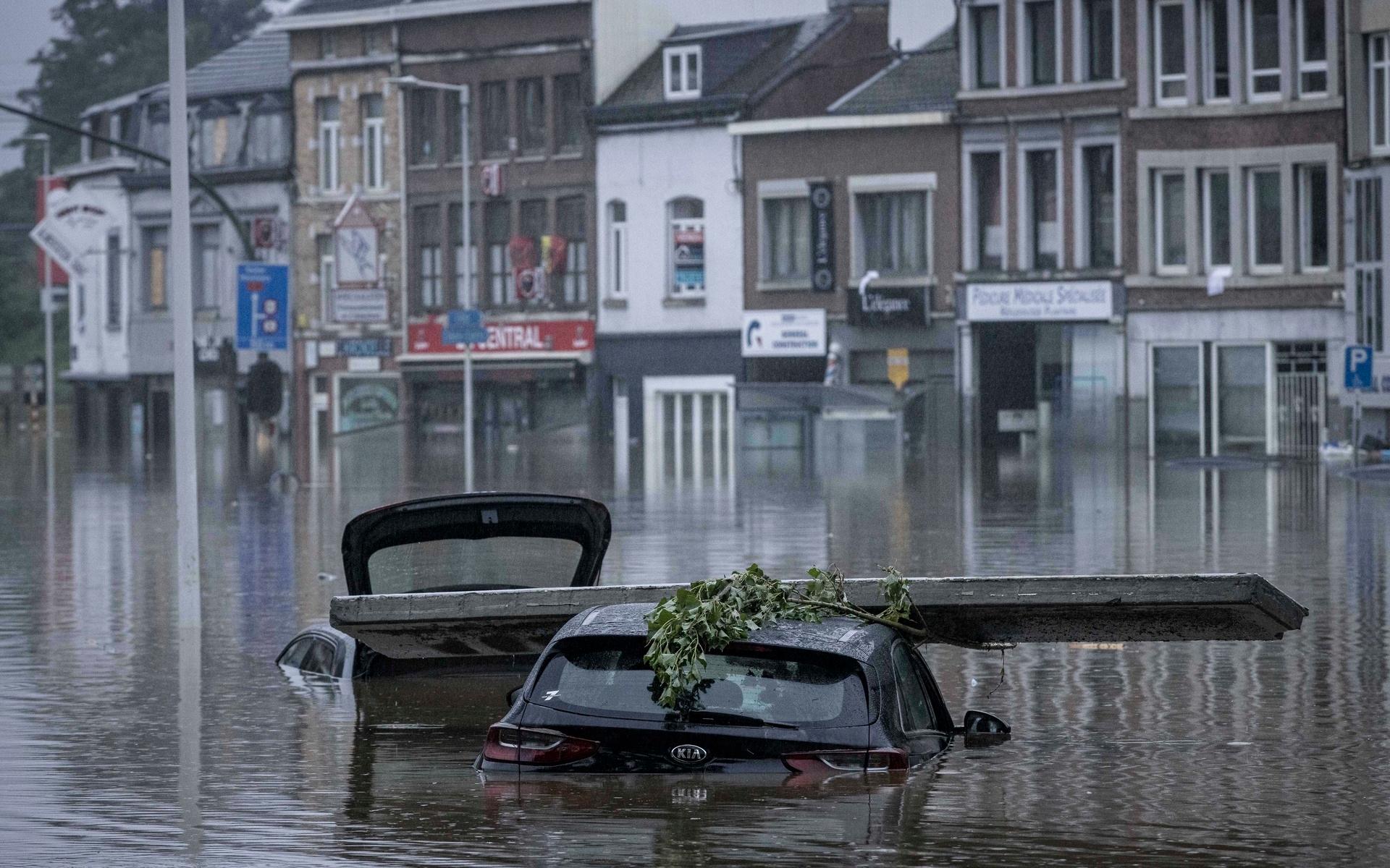 Ovädret Bernd drog in över Europa under onsdagen med starka vindar och kraftiga skyfall som orsakade omfattande översvämningar i flera områden.