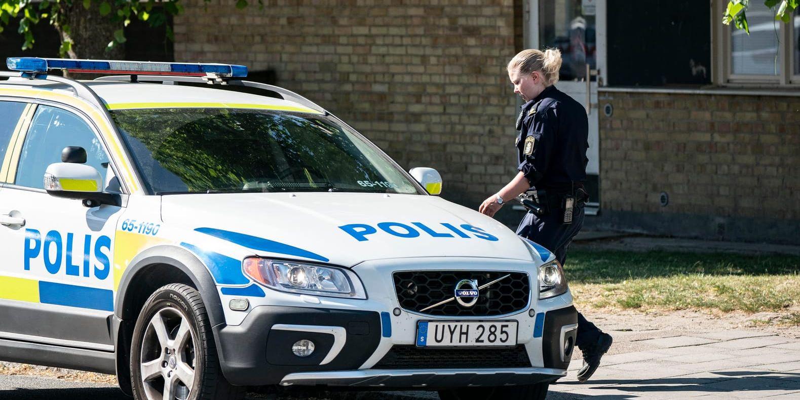 Polis på plats vid Söderkullaskolan i Malmö efter ett mordförsök.