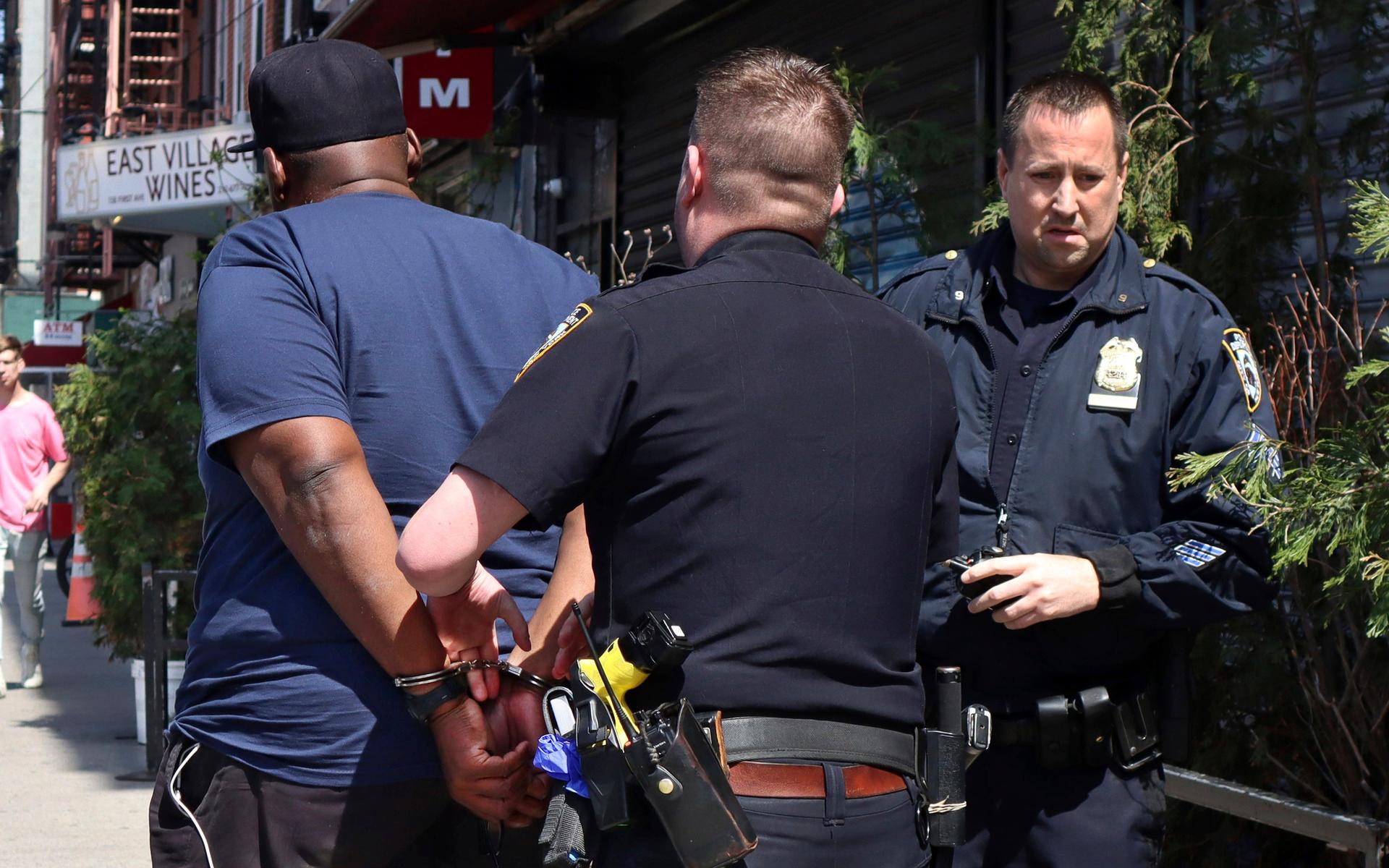 En man i 60-årsåldern har gripits misstänkt för tisdagens skjutning i New York.