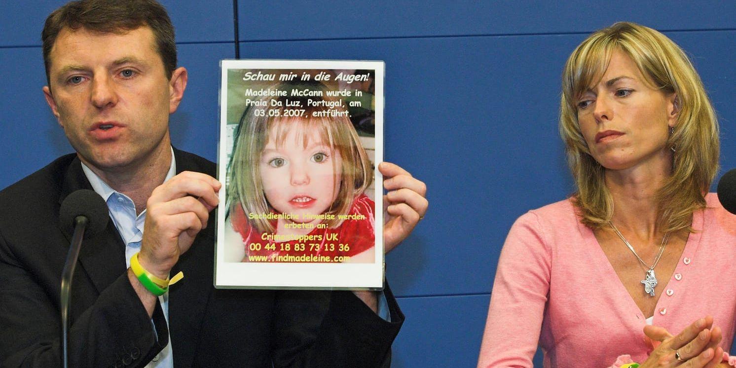 Madeleine McCanns föräldrar Gerry och Kate McCann strax efter dotterns försvinnande. Arkivbild.