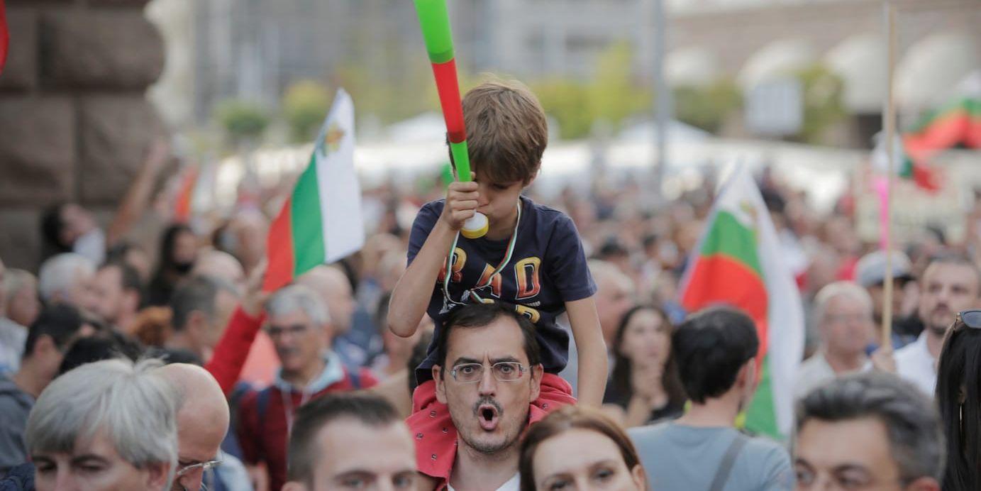 Tusentals bulgarer deltog i fjolårets stora regeringskritiska demonstrationer i huvudstaden Sofia. Arkivfoto.