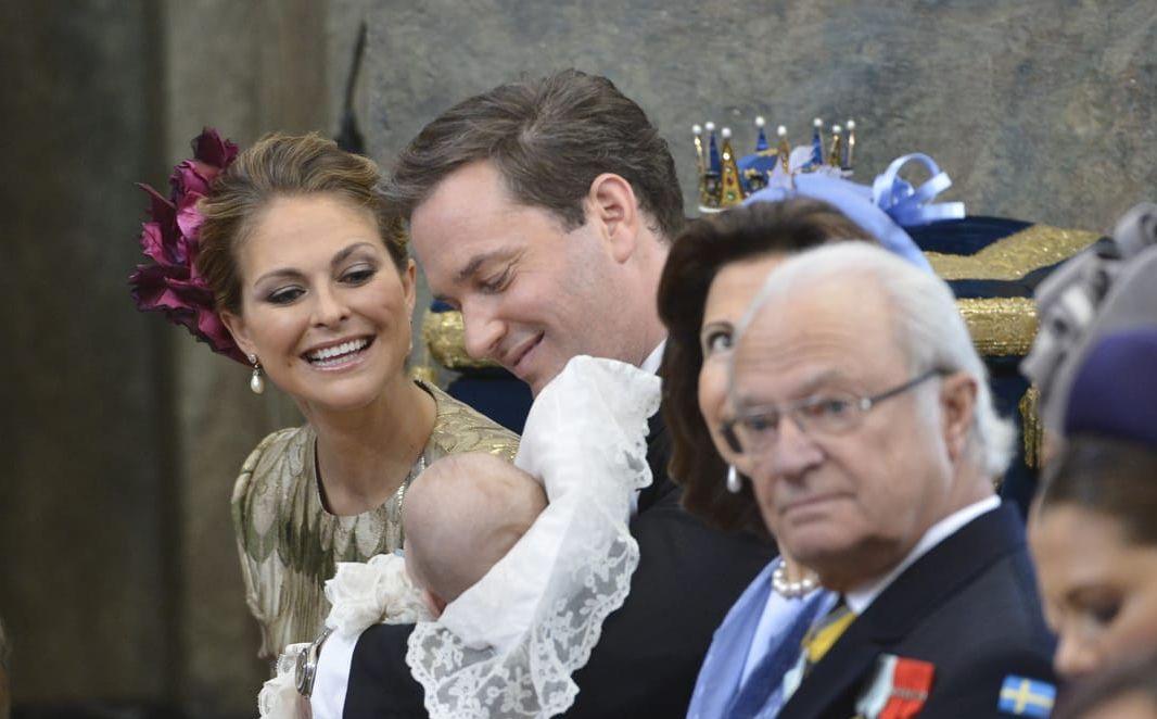 2015: Prinsessan Leonore, prinsessan Madeleine, prins Nicolas och Christopher O'Neill under prins Nicolas dop i Drottningholms slottskyrka.
