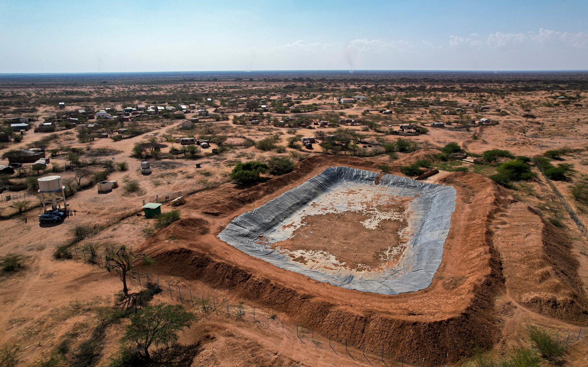 En tom vattenreservoar sågs i Beerato redan i mitten av mars i år. 