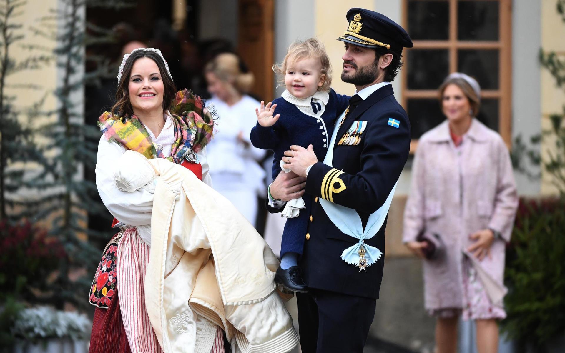 Prinsessan Sofia, prins Carl Philip och prins Alexander vid prins Gabriels dop 2017.