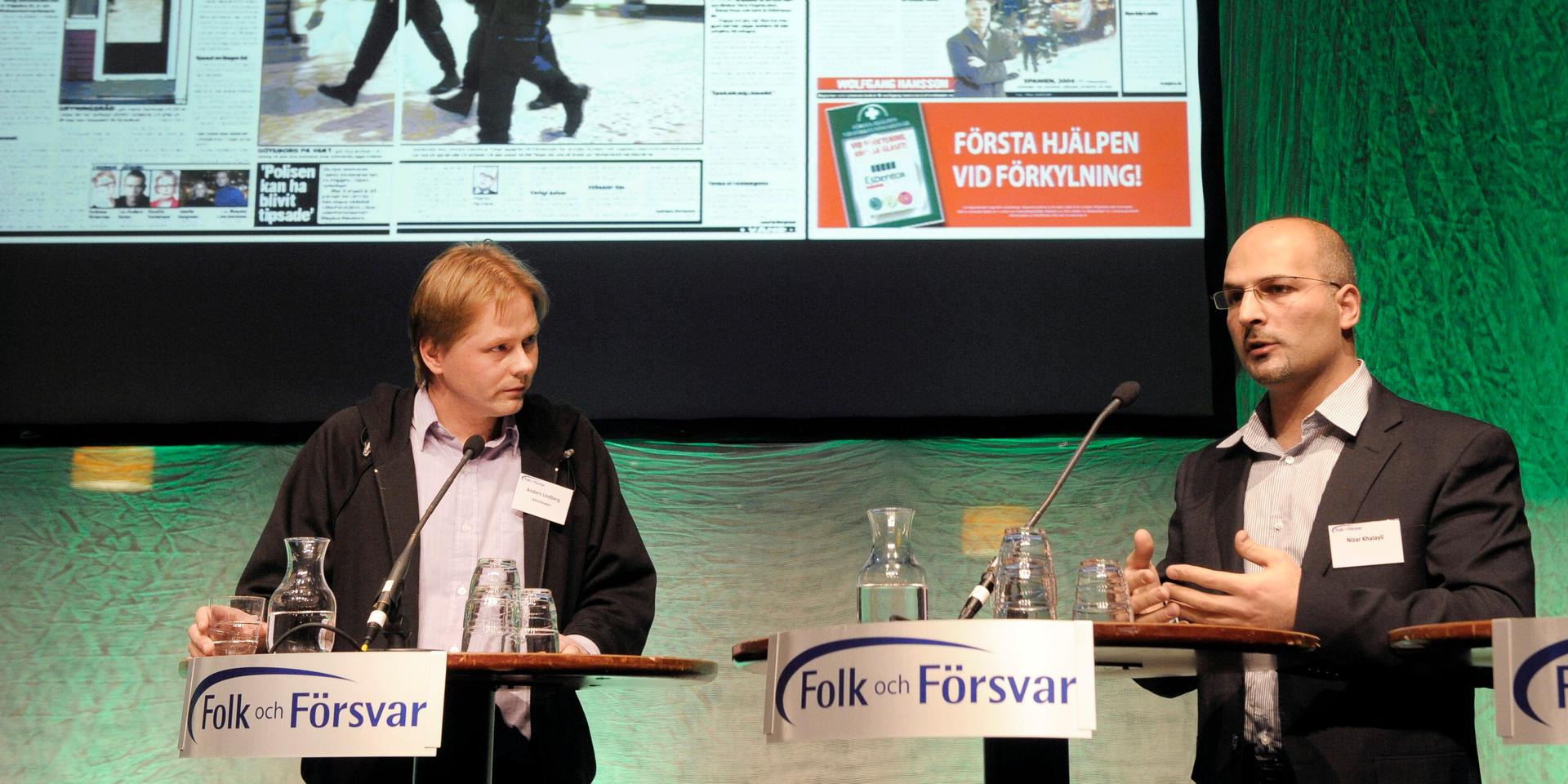 Anders Lindberg, till vänster, talar på rikskonferensen Folk och Försvar.